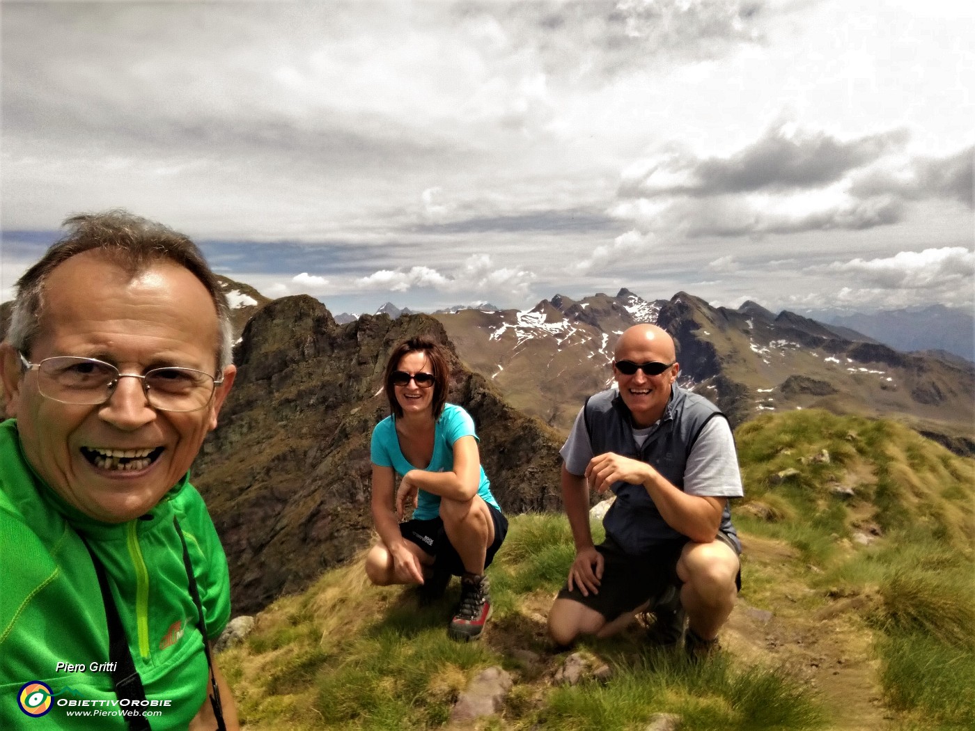 03 Selfie In vetta al Pietra Quadra (2388 m).jpg